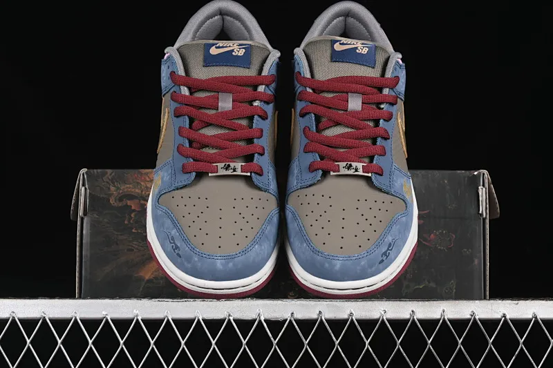 All Categories Nk SB Dunk Series Nk SB Dunk Low Low-top sneakers Nk Dunk Low Game theme Black Myth Wukong Xiangyun Dragon Pattern Deconstructed retro low-top casual sneakers WK0820-001